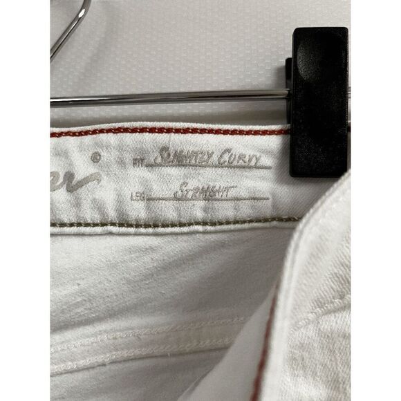 Eddie Bauer Womens Stretch Slightly Curvy Straight Leg Jeans Size 4 White NWT - Picture 2 of 13